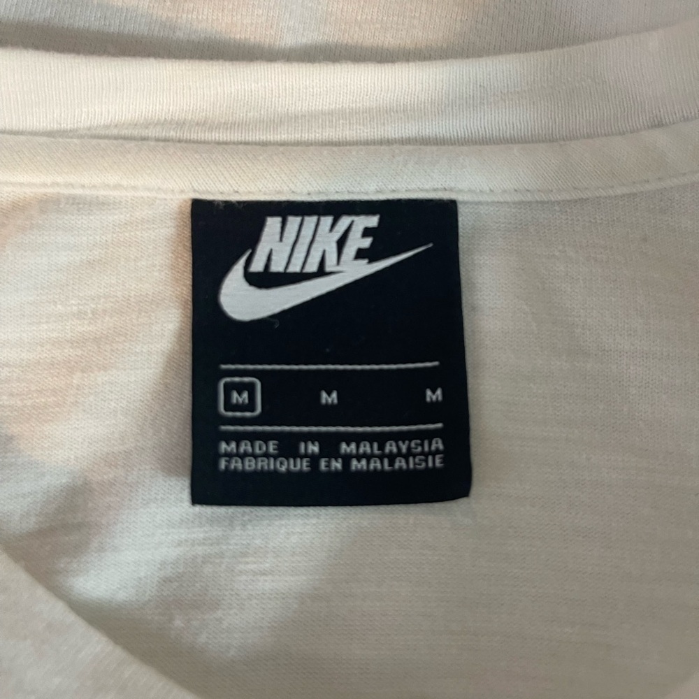 Nike world tour, long sleeve tea with graphics, medium - Picture 4 of 7